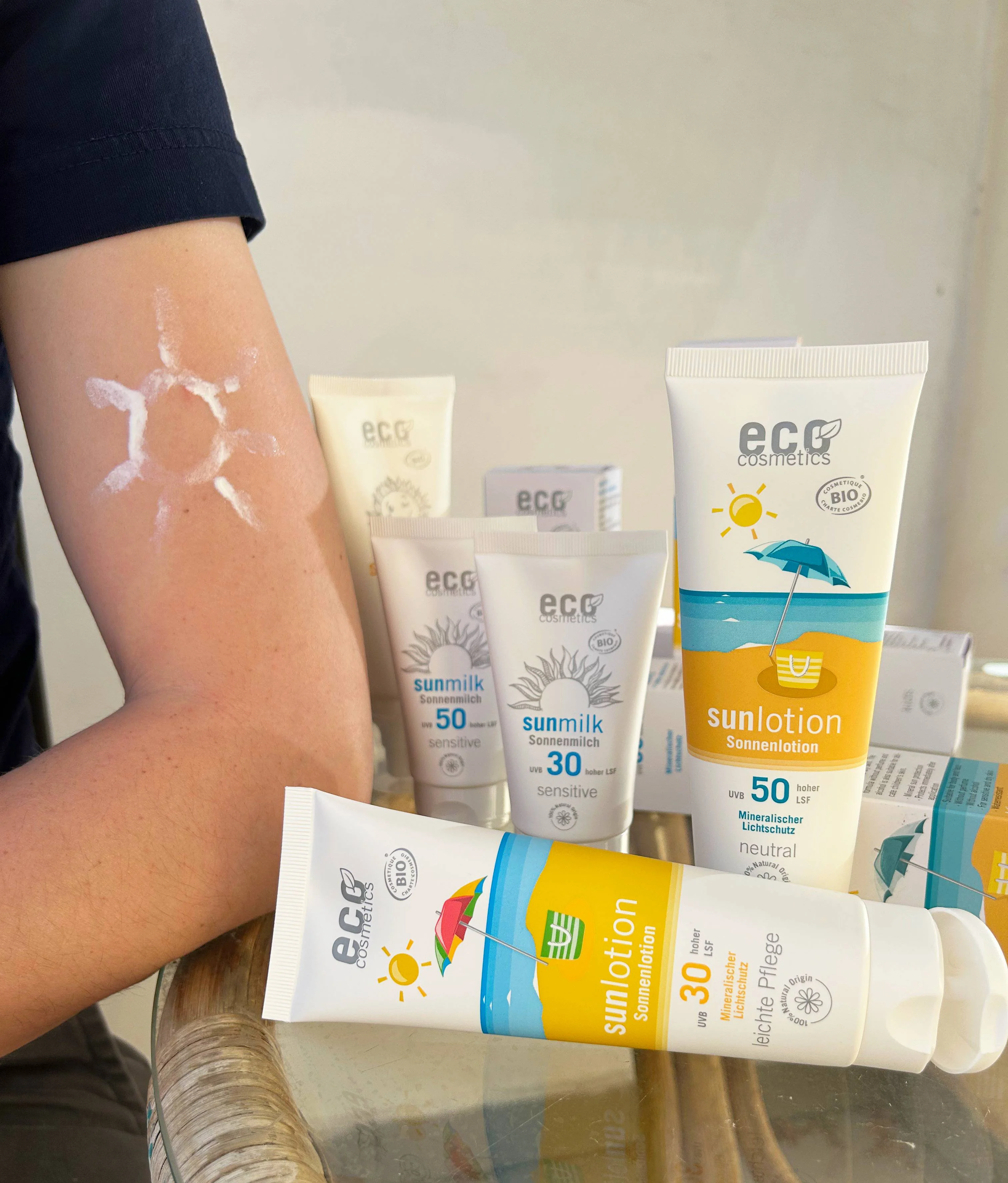 Eco Cosmetics Sonnenmilch Neutral ohne Parfum LSF 50 BIO (125 ml) - mit natürlichen mineralischen Filtern
