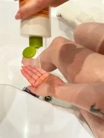 laSaponaria 2-in-1 Duschgel und Shampoo mit Bio-Orange und Vitamin C für die ganze Familie 30 ml - mit süßem und belebendem Duft