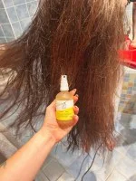 Officina Naturae Pflegendes Hitzeschutzspray für das Haar (100 ml) - schützt, spendet Feuchtigkeit und verleiht Glanz