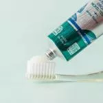 Officina Naturae Zahnpasta mit Minze BIO (75 ml) - pflegt den Zahnschmelz und das Zahnfleisch