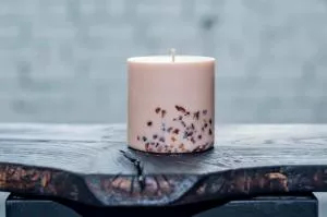 TL Candles Kerze mit dem Duft von Blumen und Honig Amber Sea XL