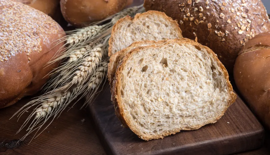 Alles über Brot, seine Kalorien und gesunde Varianten