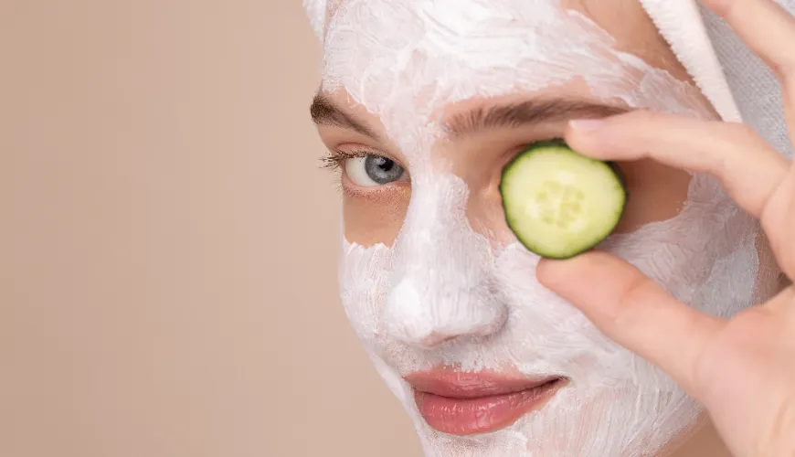 Rezept für eine hausgemachte Maske, die effektiv gegen Falten kämpft