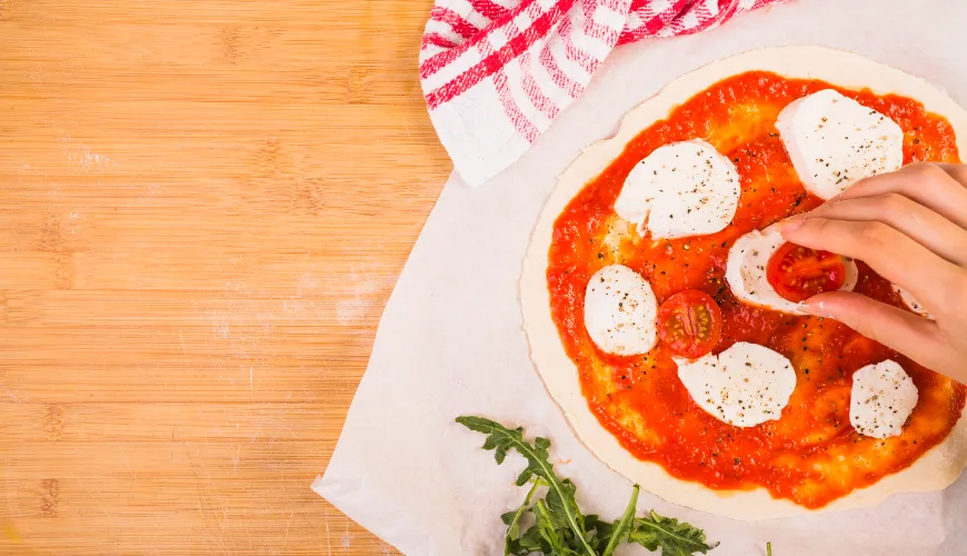 Großartige Pizza ohne Hefe, die jeden erfreuen wird