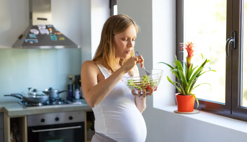 Was sollte man im ersten Trimester der Schwangerschaft essen und warum ist das wichtig?