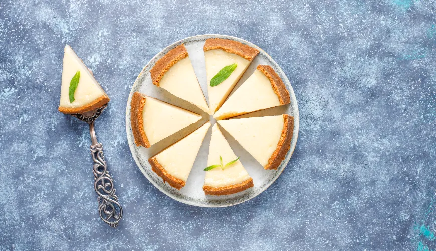 Ein köstlicher Kuchen aus Sahne und Quark, den Sie lieben werden