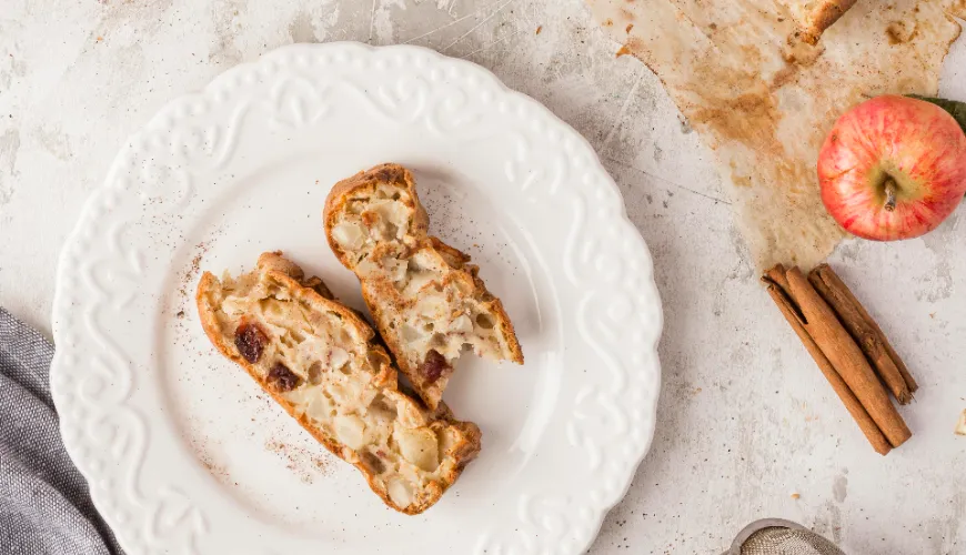 Traditionelles Rezept für gesunden Strudel aus Quarkteig