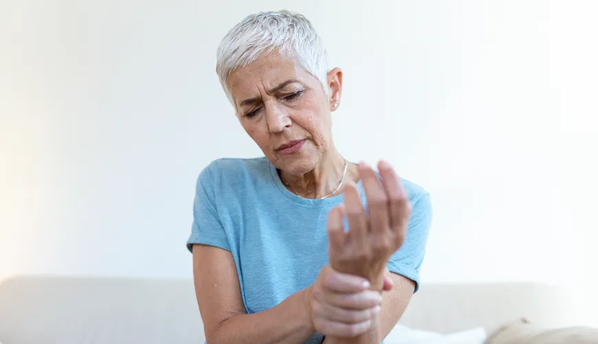 Rheumatoide Arthritis - Verborgene Symptome und deren Auswirkungen